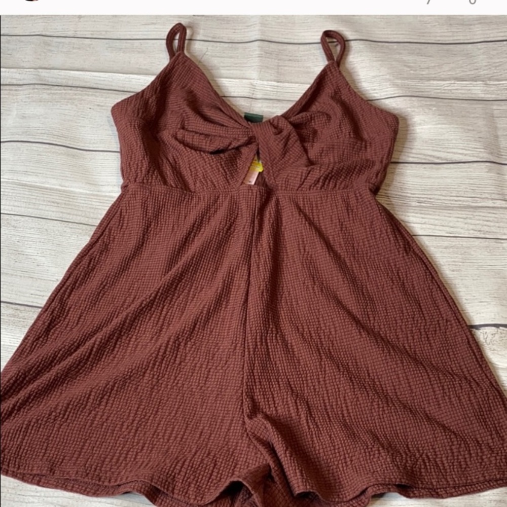 Small merlot keyhole romper nwt